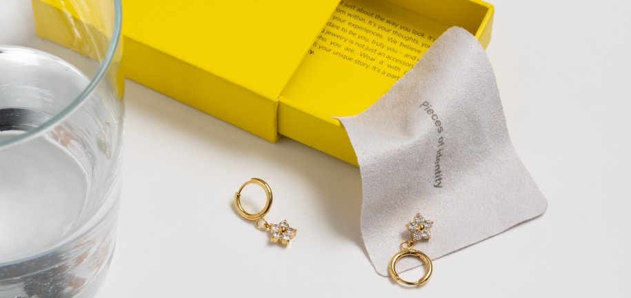 Πώς να καθαρίσεις τα piercing σκουλαρίκια;