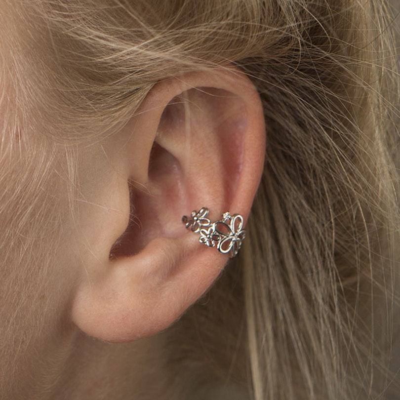 Ear cuff with flowers
