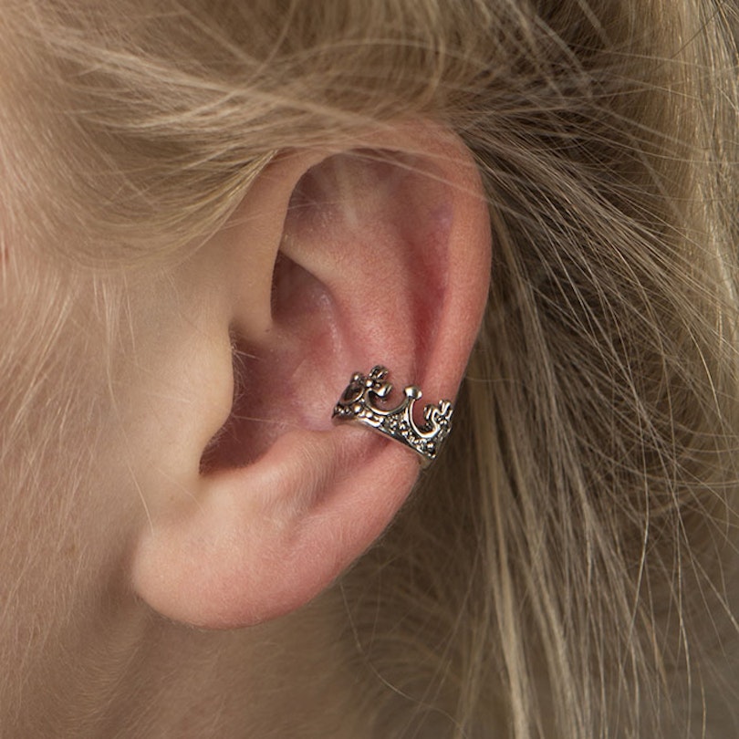 Ear cuff with crown design