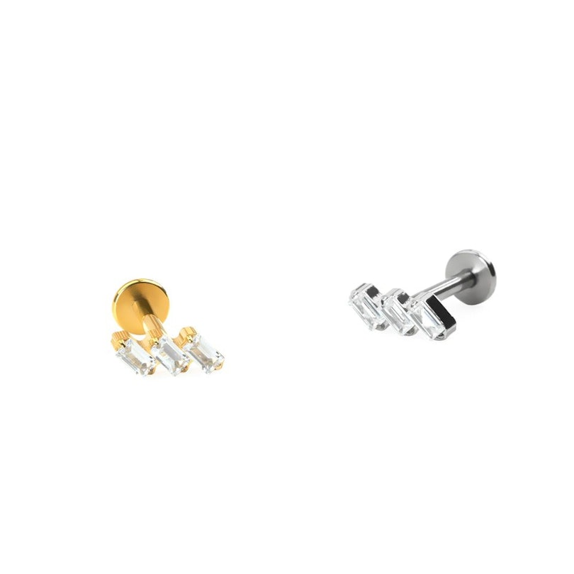 Labret in titanium with baguette stones Body Jewelry