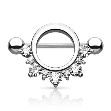 Brystpiercing med stenbue-Klar