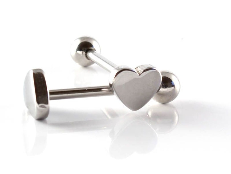 Tongue barbell with heart Body Piercing