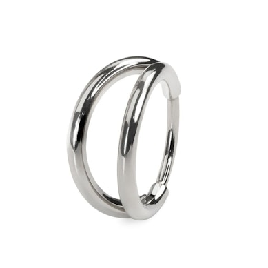 Double hooped ring in titanium