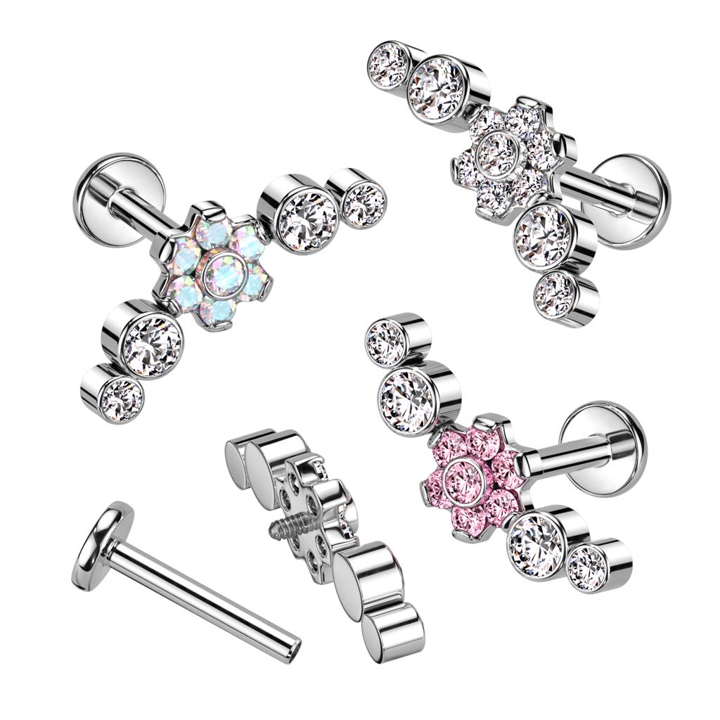 Labret made of titanium adorned with a beautiful flower design