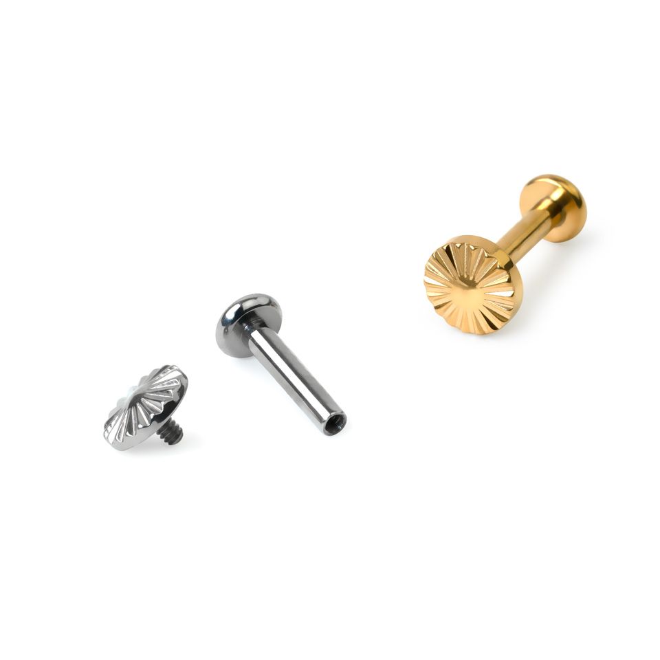 Εντυπωσιακό labret από τιτάνιο με κορυφή σε κοπή διαμαντιού