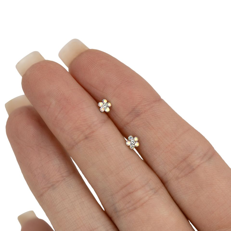 Labret with flower charm