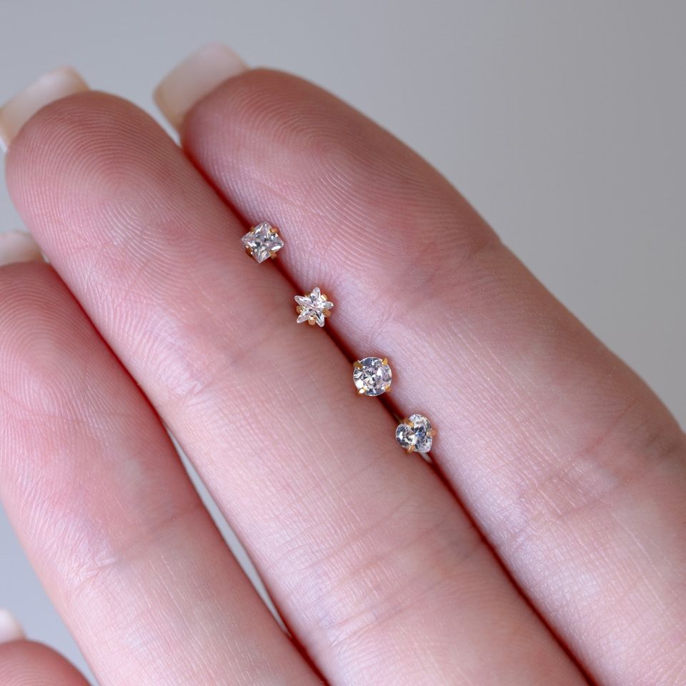 Nose stud in different styles and colors