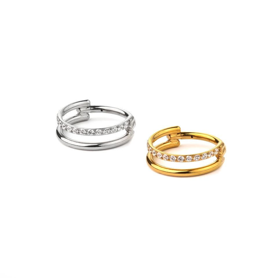 Titanium double ring with row of stones