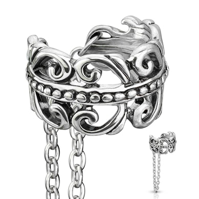Ear cuff with celtic heart and chain