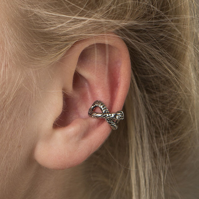 Ear cuff with snake Piercings