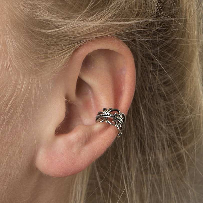 Ear cuff with twists Piercing