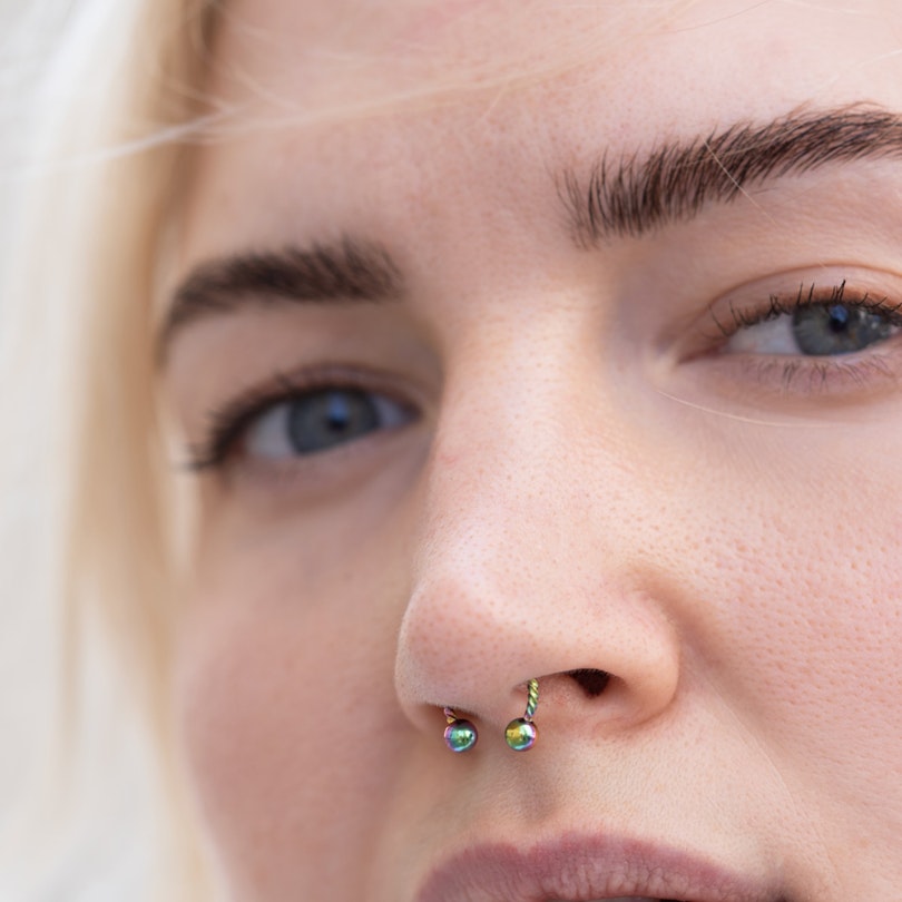 Circular barbell with twisted rope design Piercings