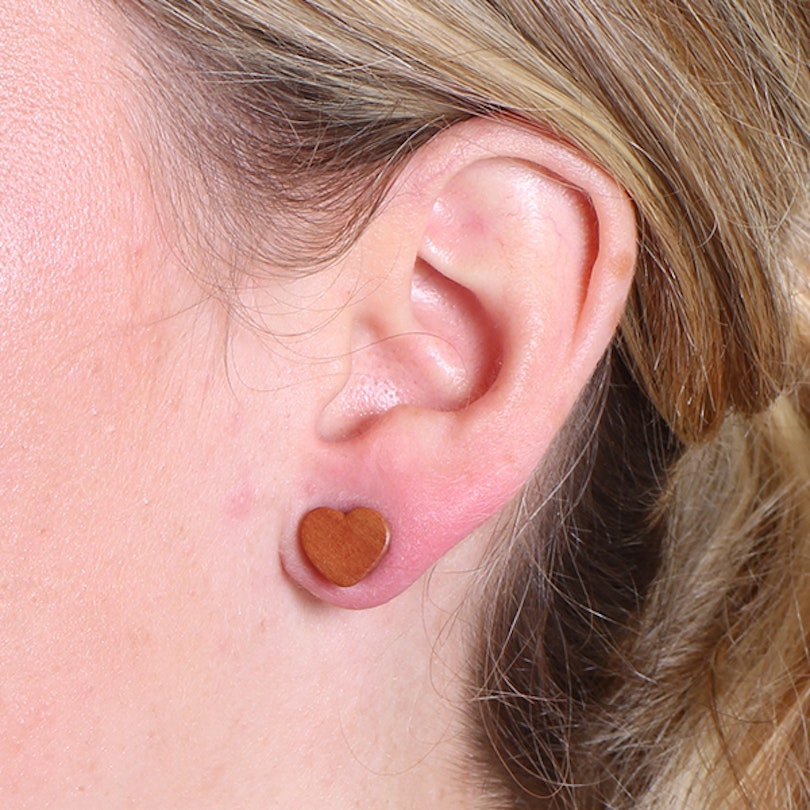 Plug in heart-shaped cherry wood Piercing Jewelry