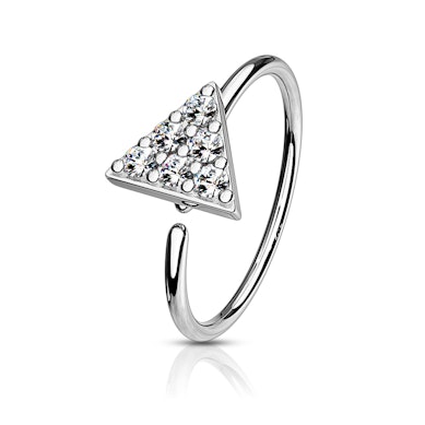 Seamless ring with studded triangle