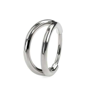 Double hooped ring in titanium