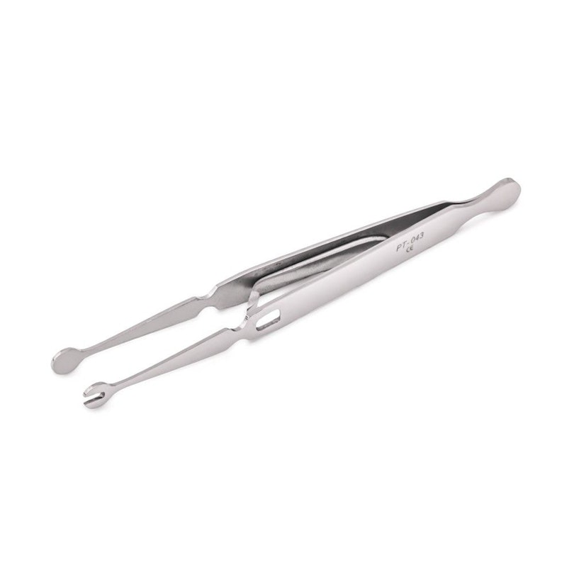 Exceptional tool for labret piercings