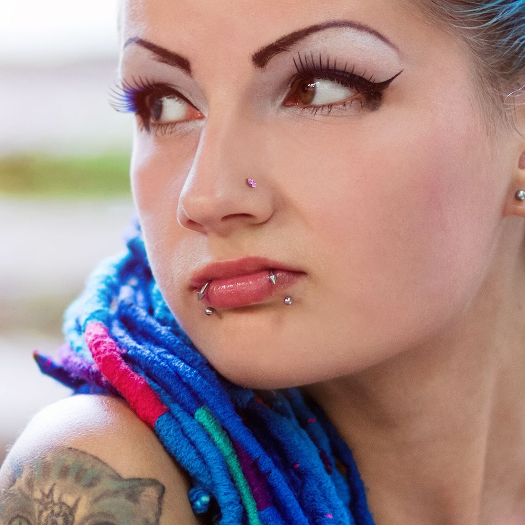 Nose stud in your choice of color and stone design