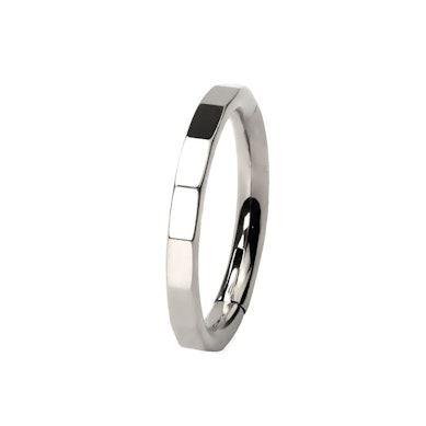 Elegant faceted ring in titanium