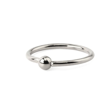 Ring made of titanium with fixed ball