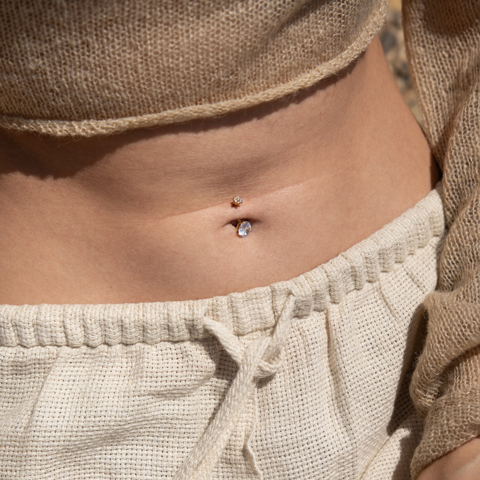 Belly ring with large stone and cute flower top