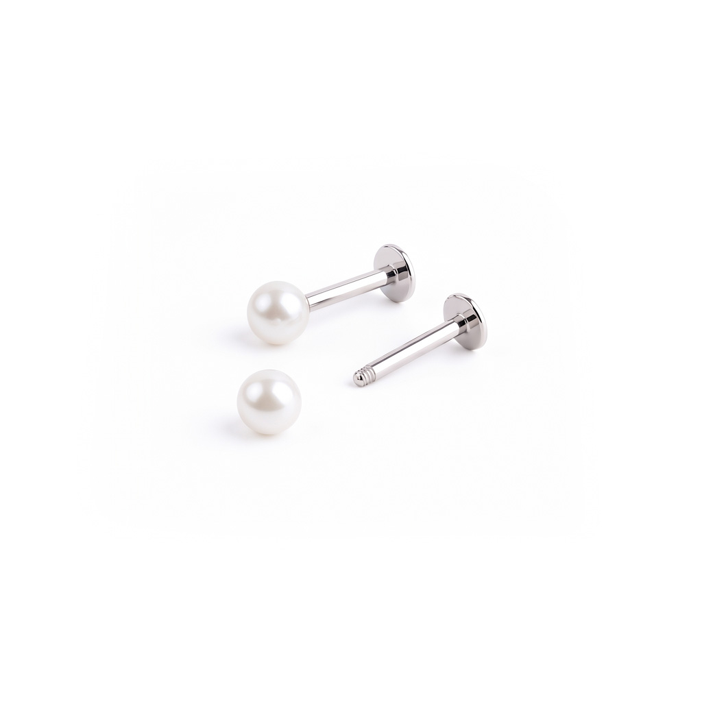 Labret with metallic ball
