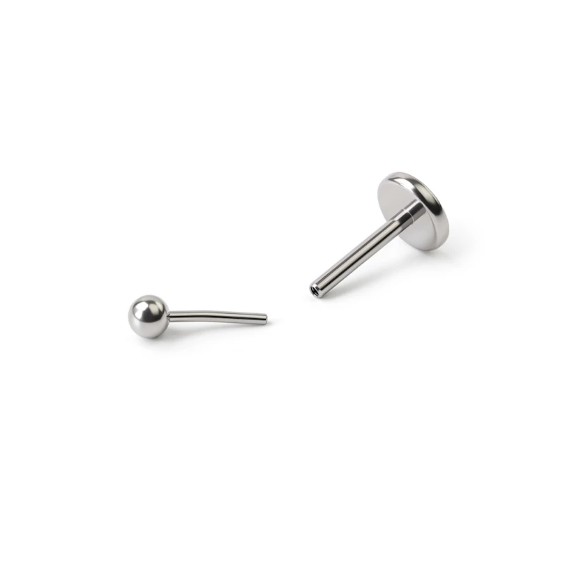 Push-in labret iz titana
