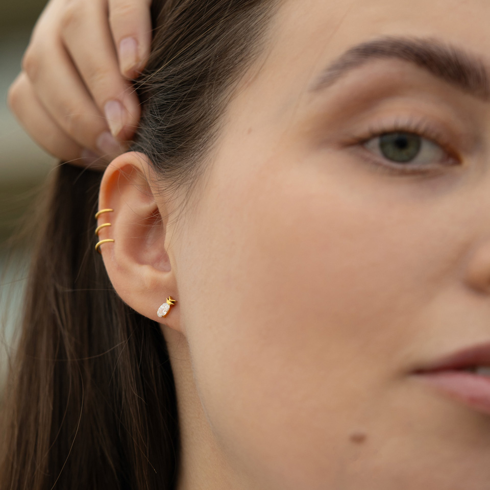 Titanium labret with pineapple design