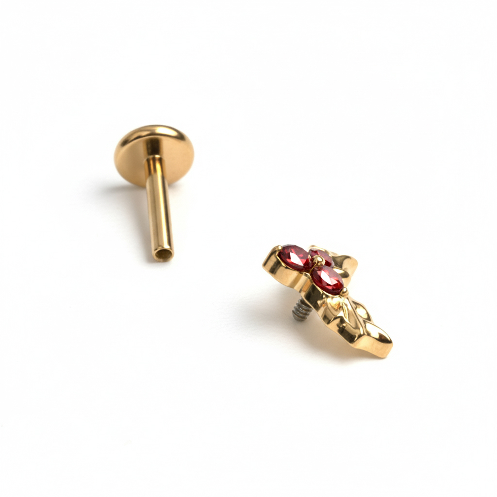 Holly labret in titanium