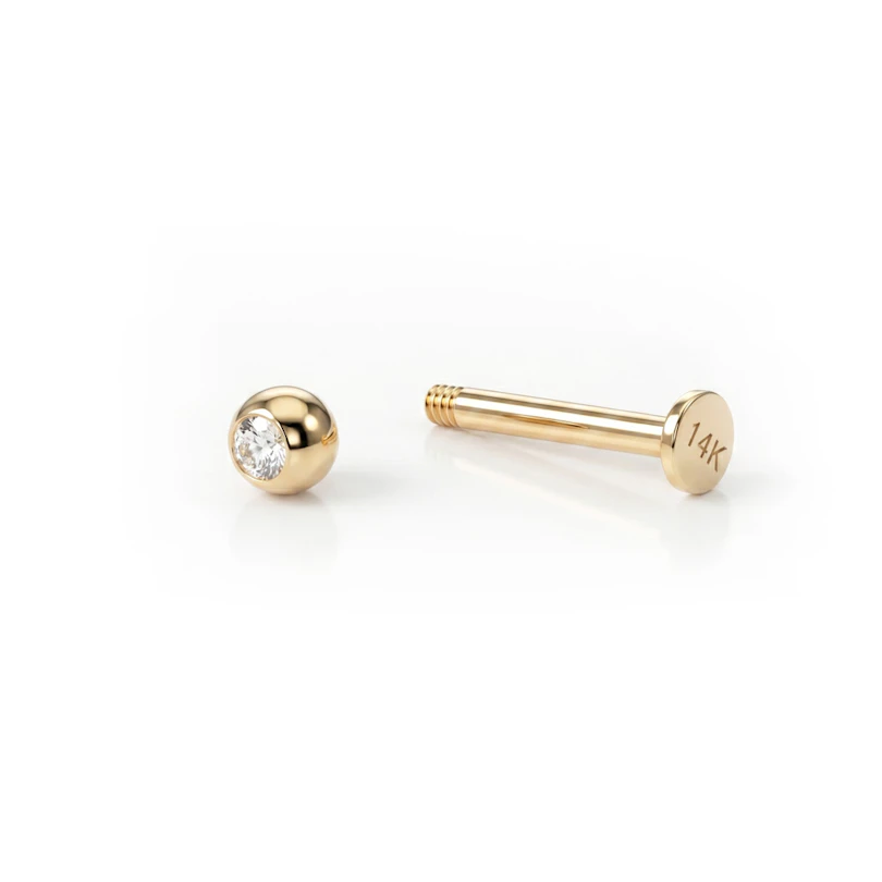 Labret made of 14k gold with stone