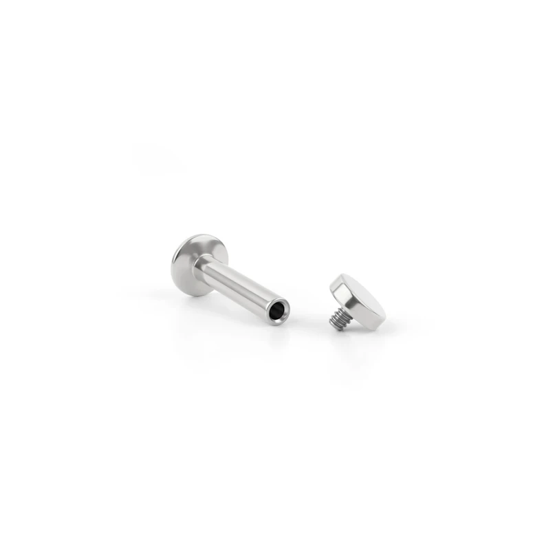 Labret internally threaded with flat disc