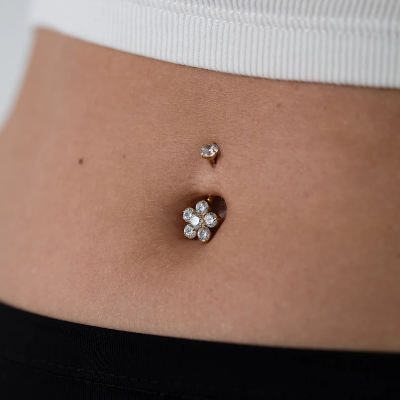 Titanium belly ring with simple flower