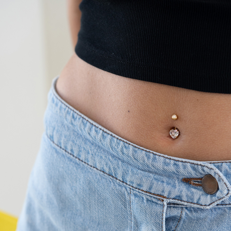 Belly button ring with prong-set heart in your choice of color