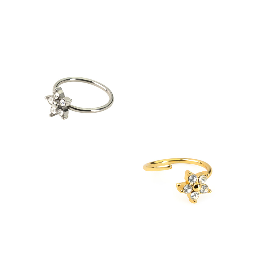 Ring with dainty flower