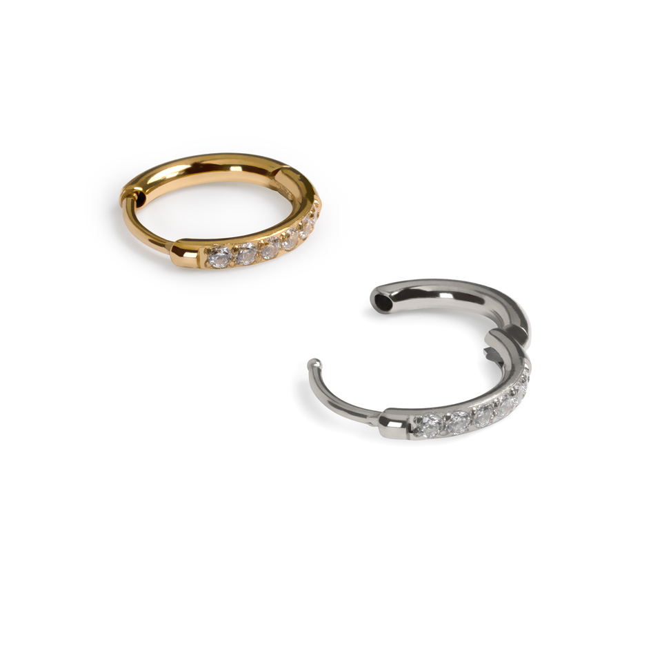 Pár huggie krúžkov z chirurgickej ocele s kamienkami