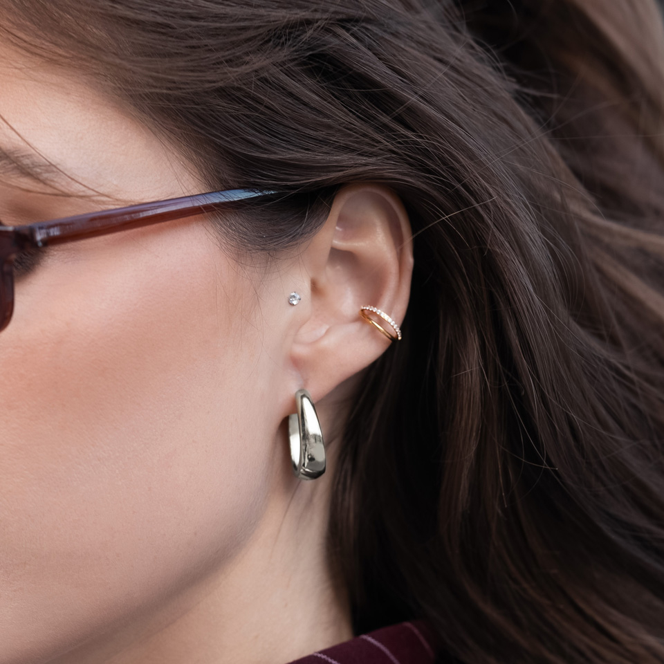 Titanium double ring with stones on one band