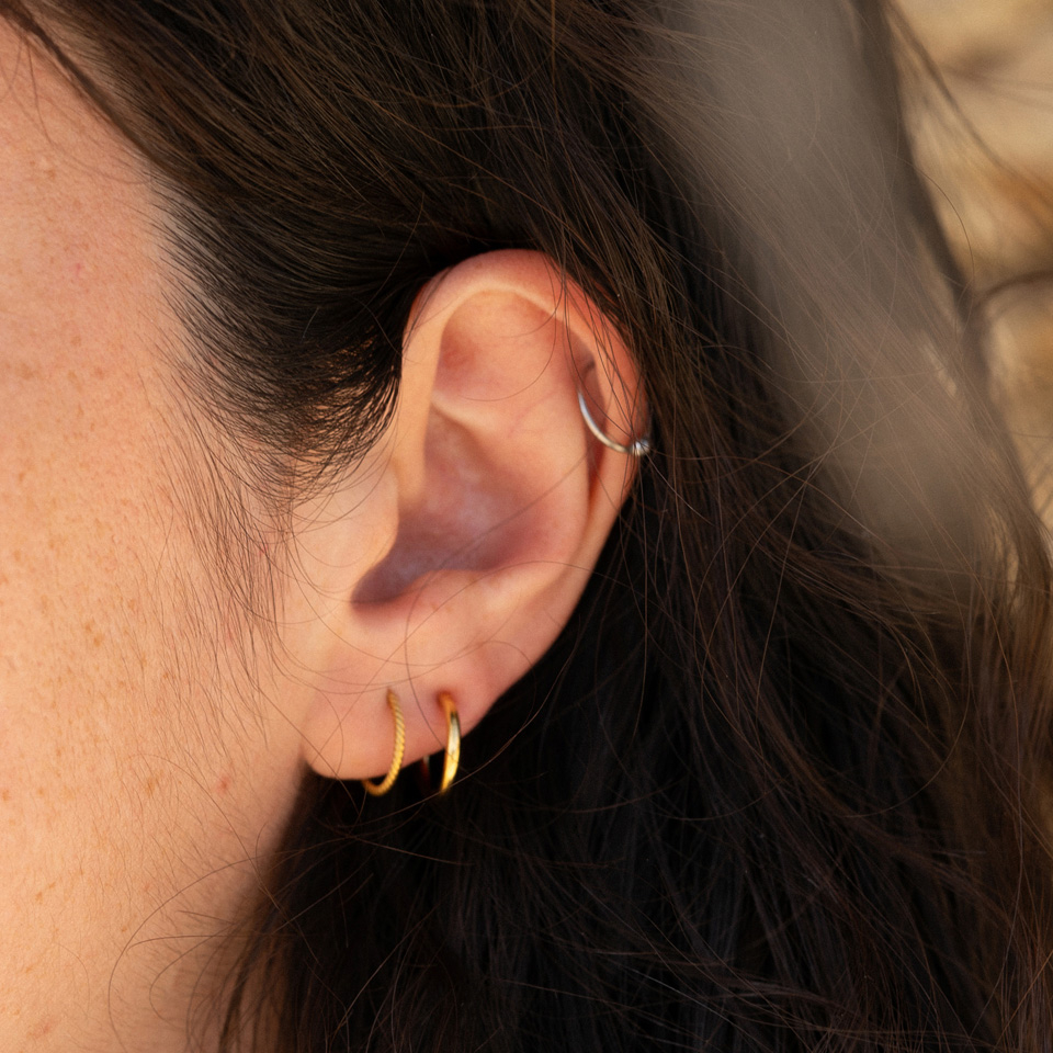 Fixed bead ring in many colors