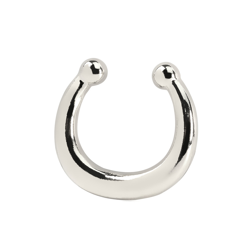 Fake septum piercing in a simple design