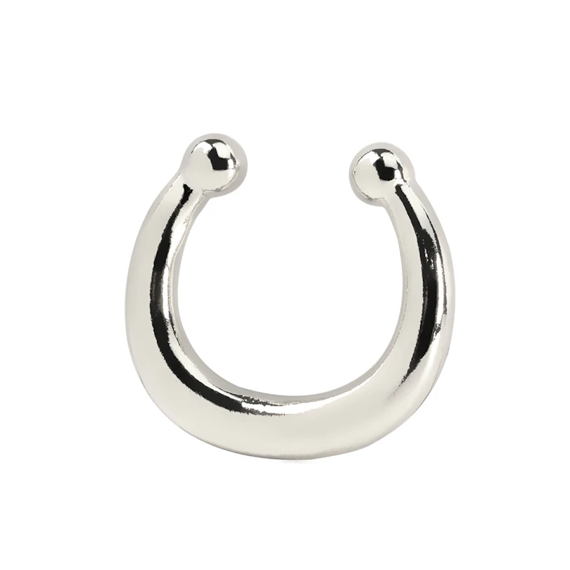 Fake septum piercing in a simple design