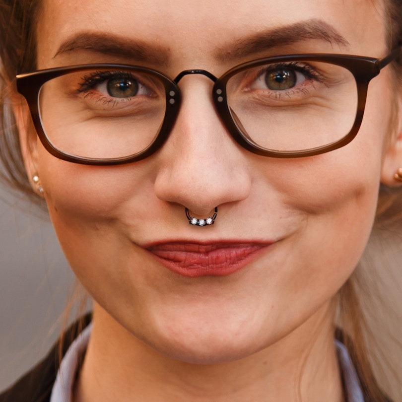 Septum ring of a small size with tiny stones