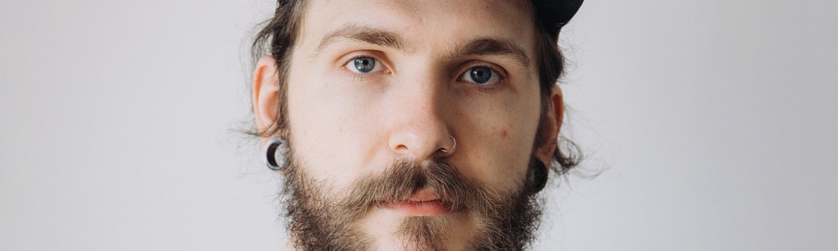 Tunely vs Plugy Tunely vs Plugy