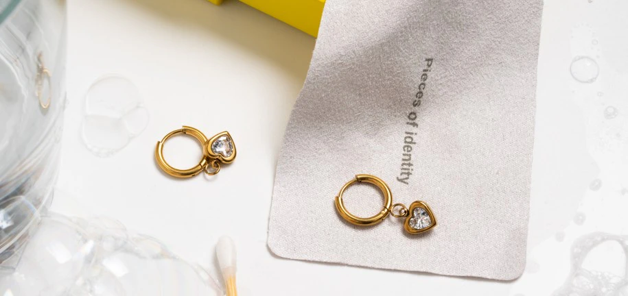 Kako Dezinficirati Nakit za Piercing?
